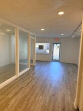 127 Tampa Ave E, Venice, FL à louer Photo intérieure– Image 1 sur 6