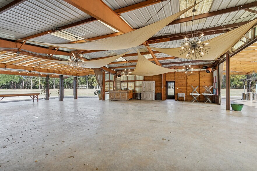 701 S Military Rd, Slidell, LA à louer - Photo de l’immeuble – Image 3 sur 12