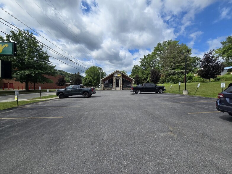 945 Broad St, New Bethlehem, PA à vendre - Photo de l’immeuble – Image 2 sur 10