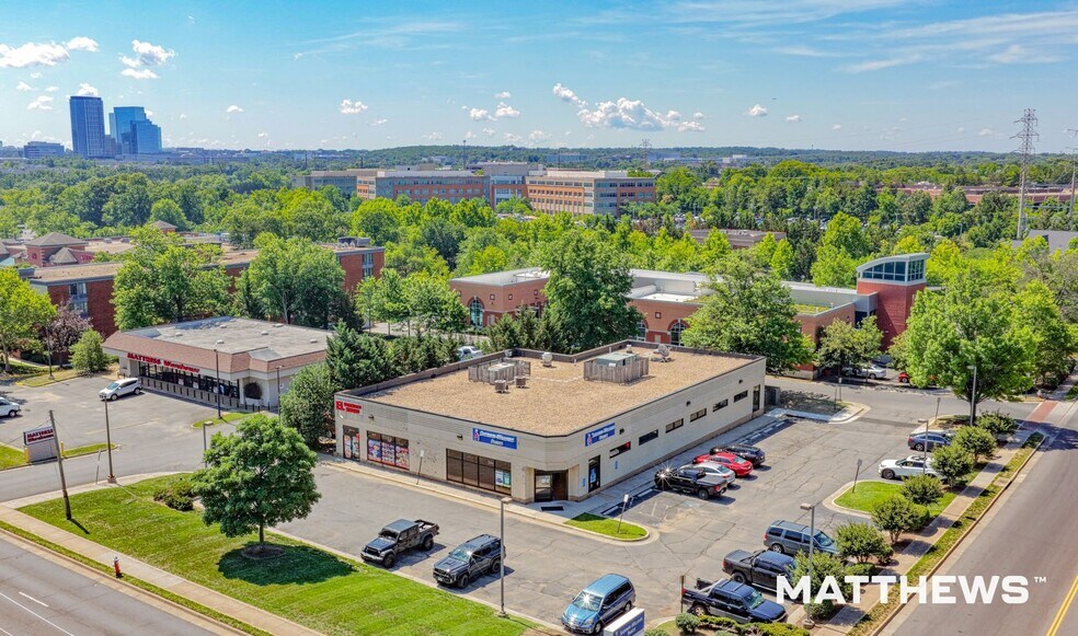495 Elden St, Herndon, VA à vendre - Photo de l’immeuble – Image 2 sur 3