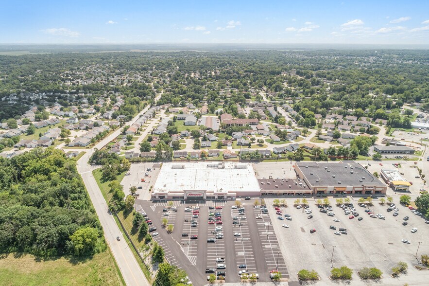 60 Harvester Sq, Saint Charles, MO à vendre - Photo de l’immeuble – Image 3 sur 20