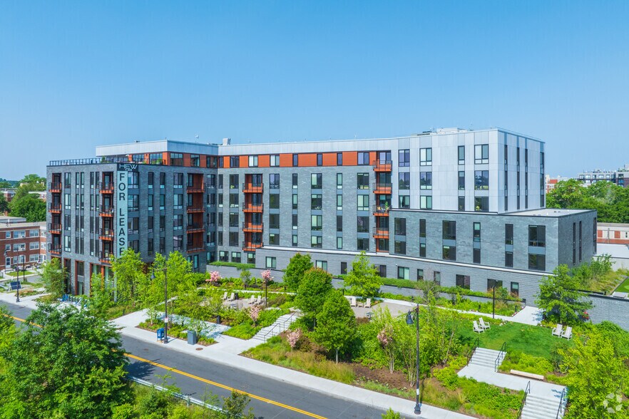 1525 Commonwealth Ave, Boston, MA à vendre - Photo principale – Image 1 sur 29