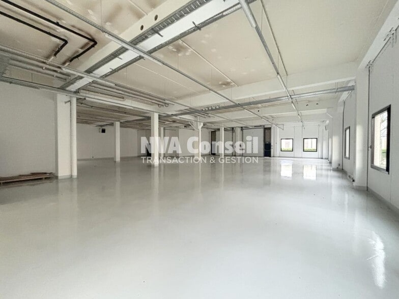 Local d’activités dans Cergy à louer - Photo intérieure – Image 2 sur 5
