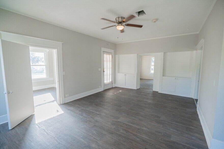 1119 Smith St, Waller, TX à louer - Photo de l’immeuble – Image 2 sur 14
