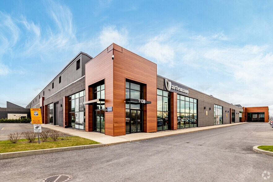 1078-1138 Boul Marie-Victorin, Longueuil, QC à louer - Photo de l’immeuble – Image 3 sur 5