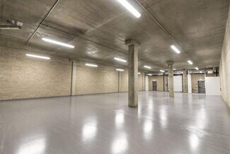 Plus de détails pour 56 Magnet Rd, Wembley - Industriel/Logistique à louer