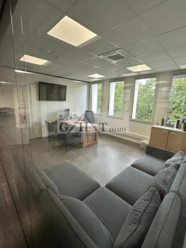 Bureau dans Charenton-le-Pont à vendre Photo intérieure– Image 1 sur 3