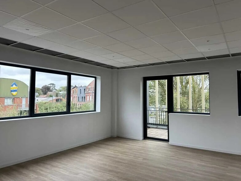 Local d’activités dans Tourcoing à louer - Photo de l’immeuble – Image 3 sur 5