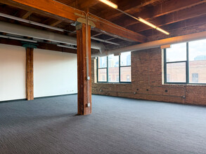770 N Halsted St, Chicago, IL à louer Photo de l’immeuble– Image 2 sur 5