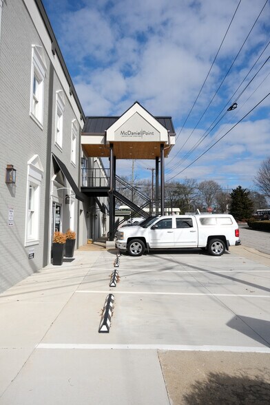 1990 Augusta St, Greenville, SC à louer - Photo de l’immeuble – Image 2 sur 15