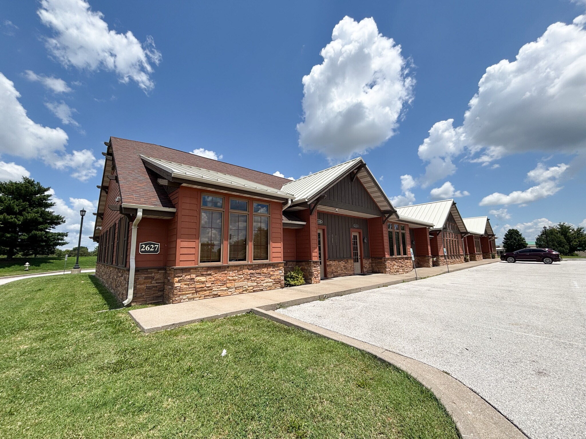 2627 W Republic Rd, Springfield, MO à louer Photo de l’immeuble– Image 1 sur 14