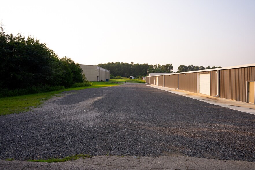 235 Lands Rd, Madisonville, TN à louer - Photo de l’immeuble – Image 2 sur 14