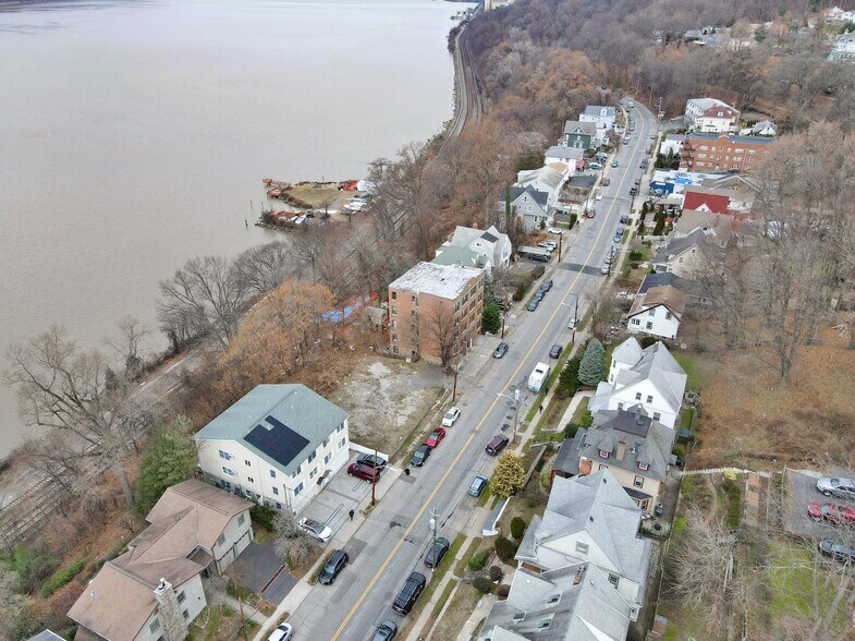 737 Warburton Ave, Yonkers, NY à vendre - Photo de l’immeuble – Image 3 sur 28