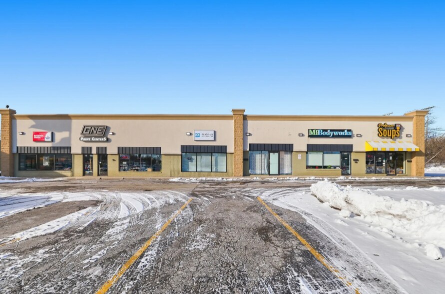 664-704 S Lapeer Rd, Lk, Lake Orion, MI à louer - Photo de l’immeuble – Image 2 sur 8