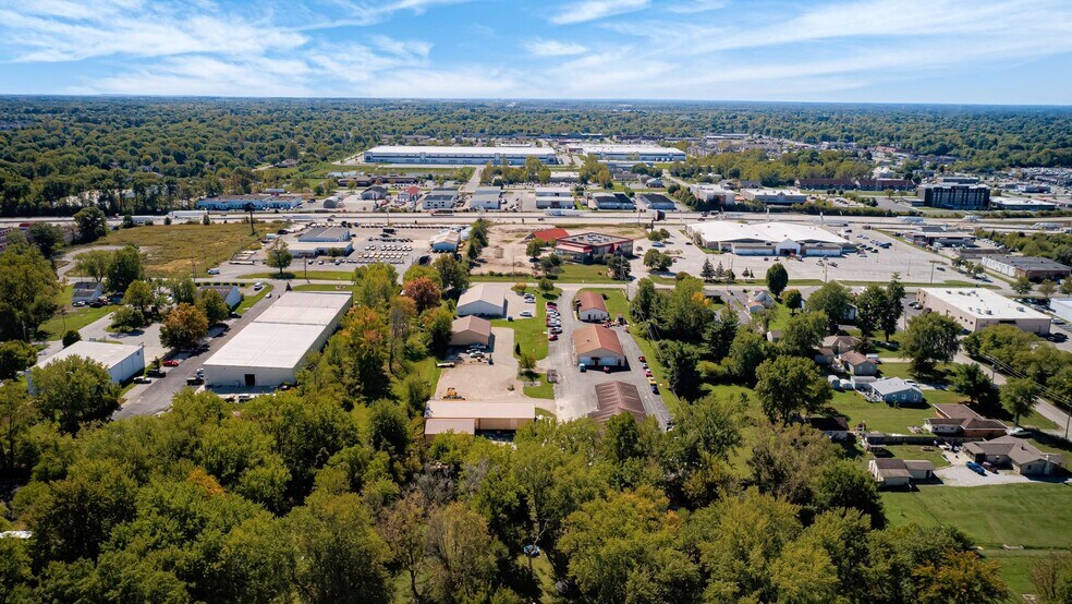 5342 Elmwood Ave, Indianapolis, IN à louer - Photo de l’immeuble – Image 2 sur 11