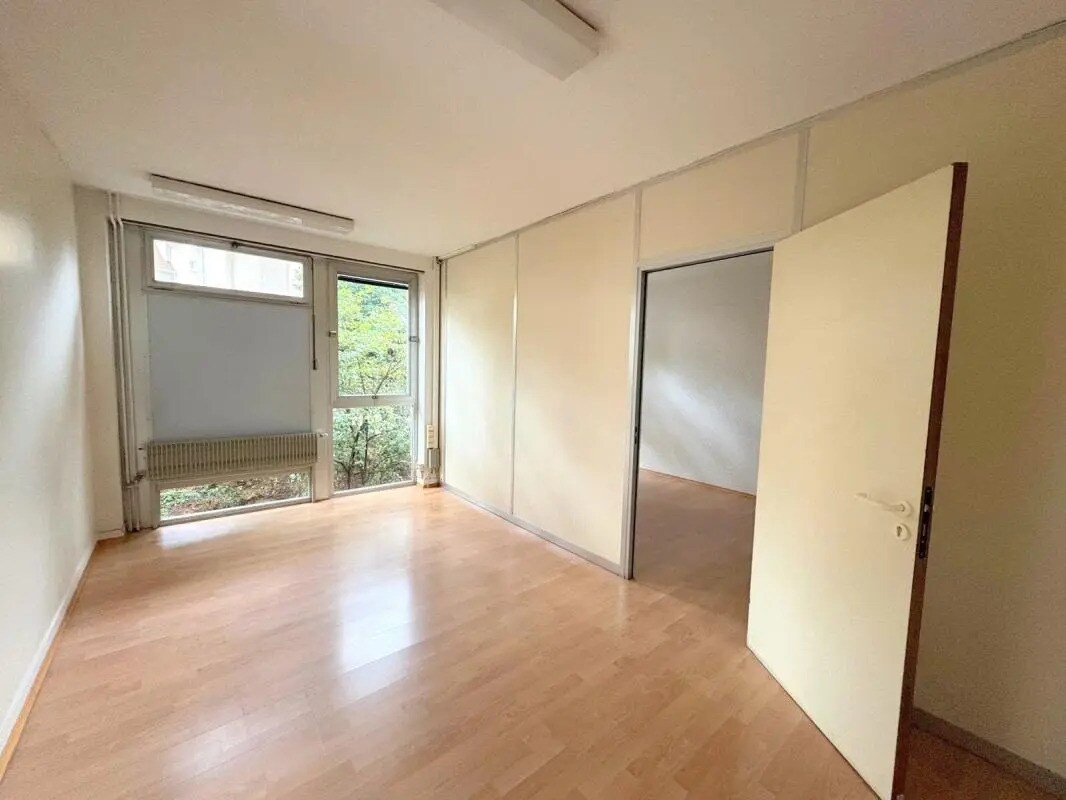 Bureau dans Saint-Germain-en-Laye à vendre Photo de l’immeuble– Image 1 sur 12