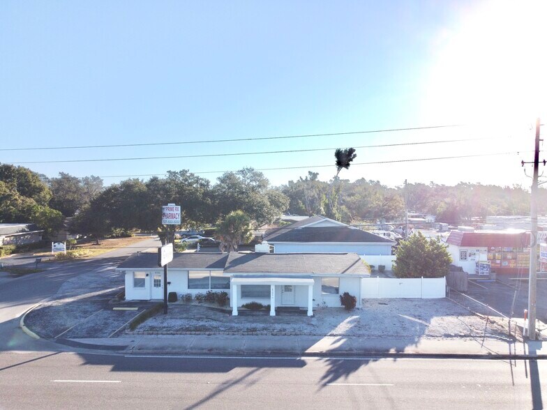 4795 49th St N, Saint Petersburg, FL à vendre - Photo de l’immeuble – Image 1 sur 22