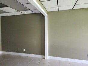 7850 Ulmerton Rd, Largo, FL à louer Photo intérieure– Image 2 sur 3
