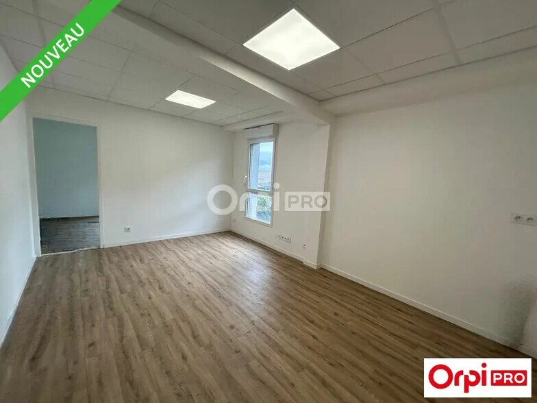 Local d’activités dans Saint-Péray à louer - Photo intérieure – Image 2 sur 4