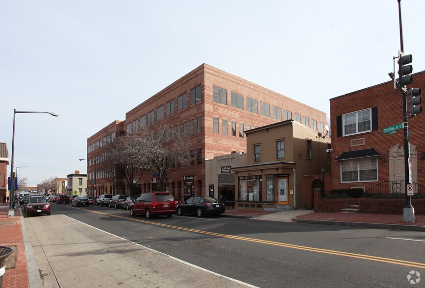 2100 Martin Luther King Jr Ave SE, Washington, DC à louer - Photo de l’immeuble – Image 2 sur 2