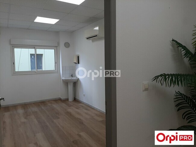 Plus de détails pour Bureau à louer