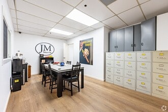 3014-3018 N Coolidge Ave, Los Angeles, CA à louer Photo intérieure– Image 1 sur 7