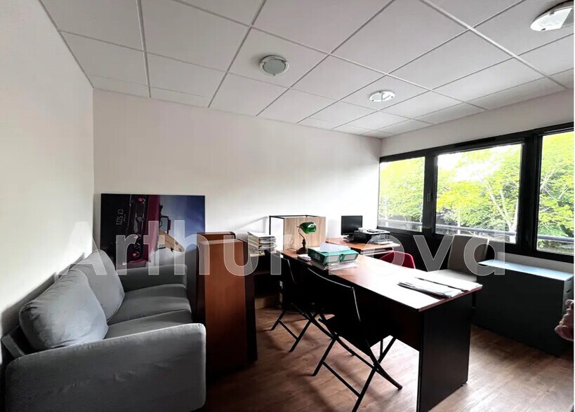 Bureau dans Caen à vendre - Photo de l’immeuble – Image 1 sur 4