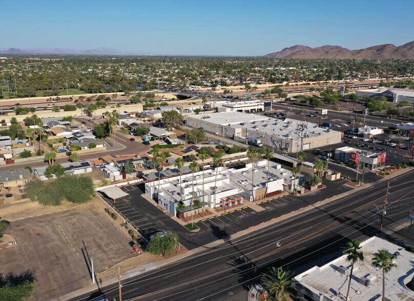 12251 N 32nd St, Phoenix, AZ à vendre - Photo de l’immeuble – Image 1 sur 7