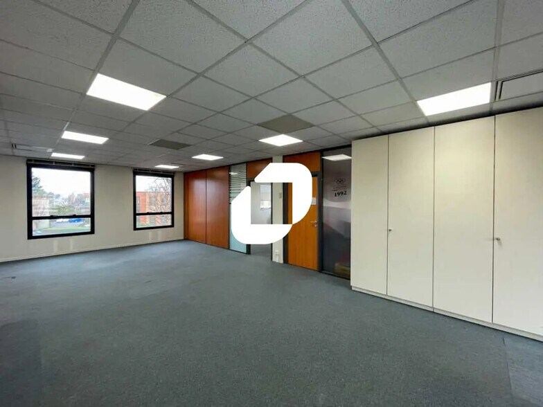 Bureau dans Massy à louer - Photo de l’immeuble – Image 3 sur 8