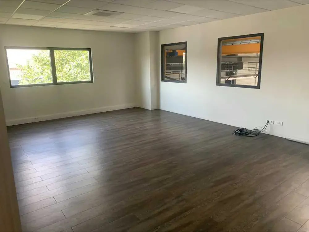 8-10 Rue Jacquard, Chassieu à louer Photo intérieure– Image 1 sur 6