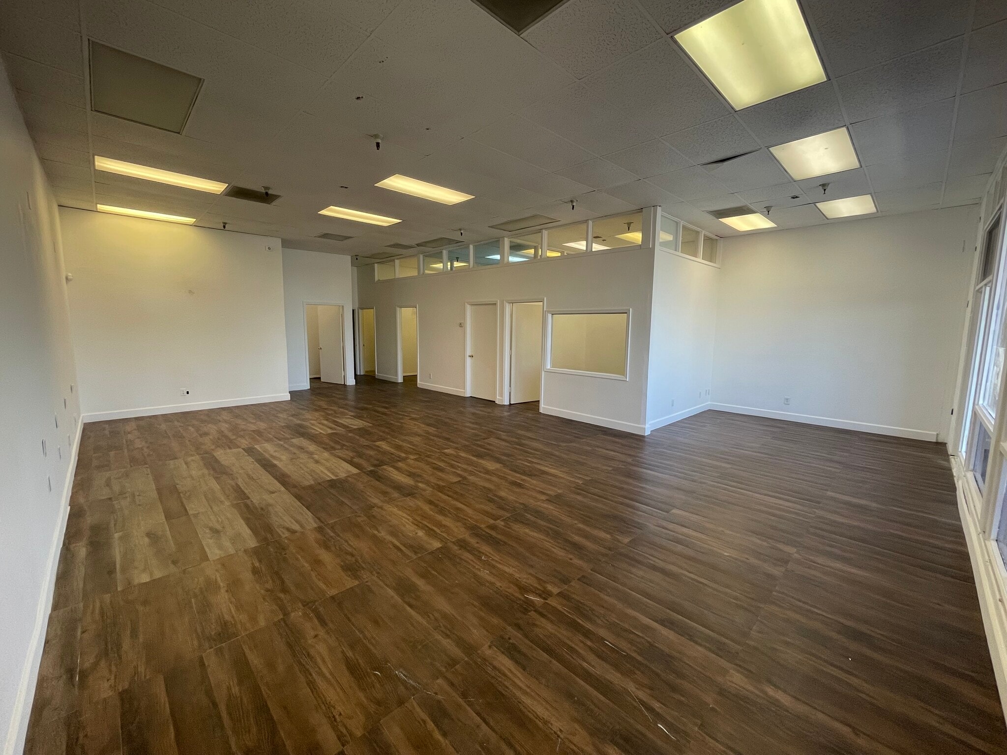 437 S Gilbert Rd, Mesa, AZ à louer Photo de l’immeuble– Image 1 sur 4