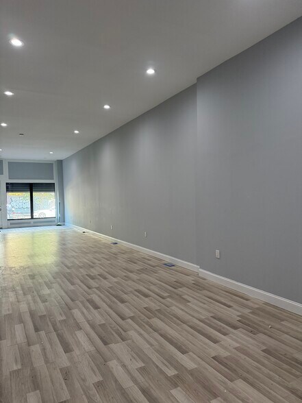 326 N Howard St, Baltimore, MD à louer - Photo de l’immeuble – Image 3 sur 9