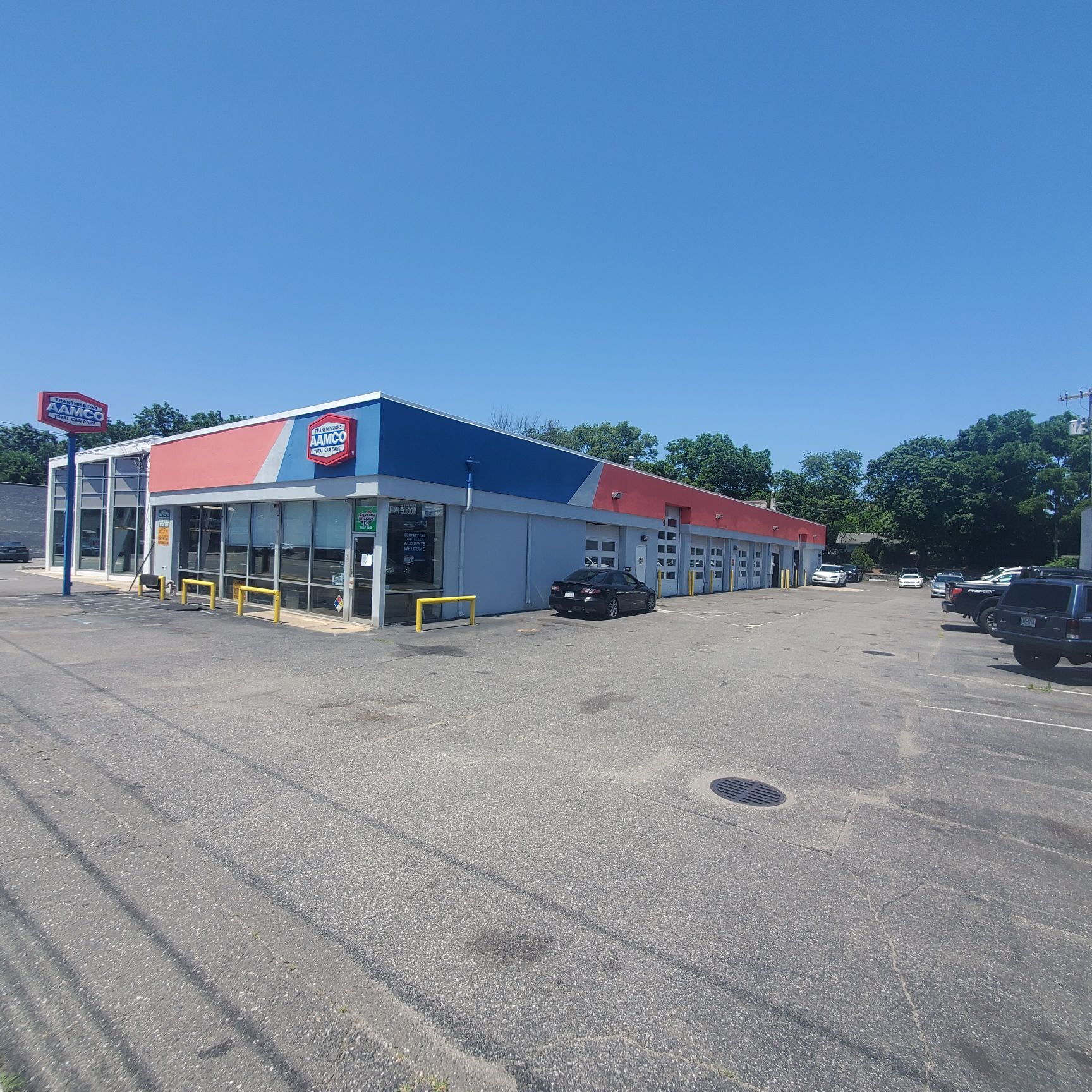 139 W Jericho Tpke, Huntington Station, NY à louer Photo de l’immeuble– Image 1 sur 8