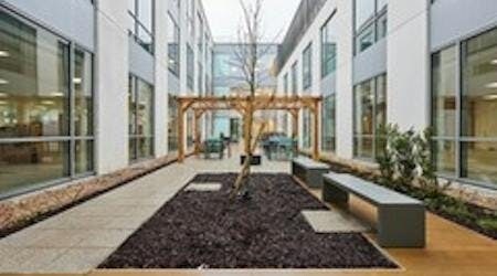 4 Brooklands, Weybridge à louer - Photo de l’immeuble – Image 2 sur 27