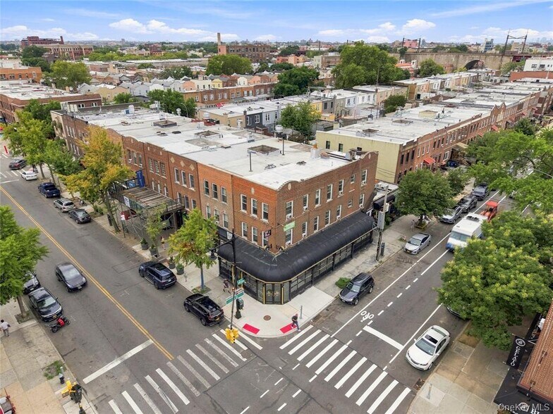 35-02 Ditmars Blvd, Astoria, NY à vendre - Aérien – Image 3 sur 22