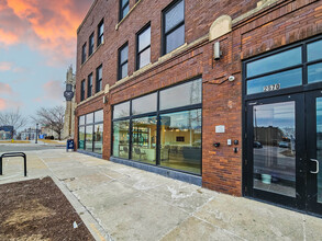 2570 Farnam St, Omaha, NE à louer Photo de l’immeuble– Image 2 sur 12