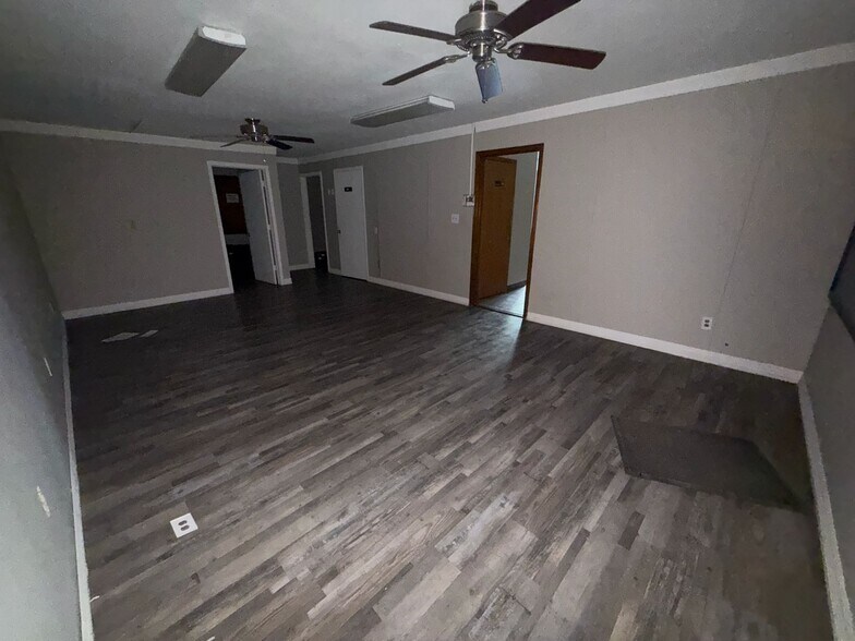 217 S Alliance Ct, Oklahoma City, OK à louer - Photo de l’immeuble – Image 2 sur 13