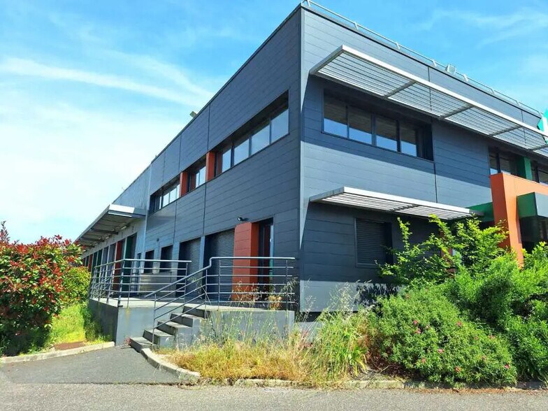 Local d’activités dans Bruges à louer - Photo de l’immeuble – Image 3 sur 9