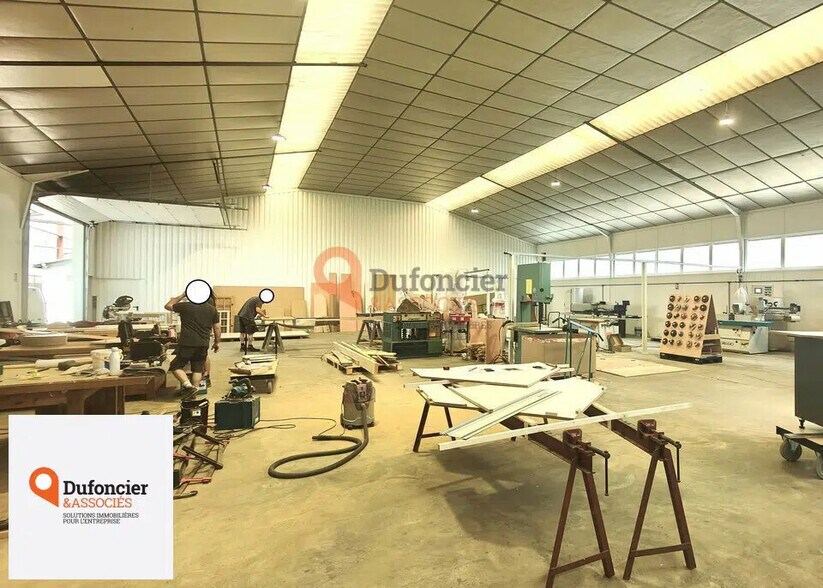 Local d’activités dans Poitiers à louer - Photo intérieure – Image 1 sur 4