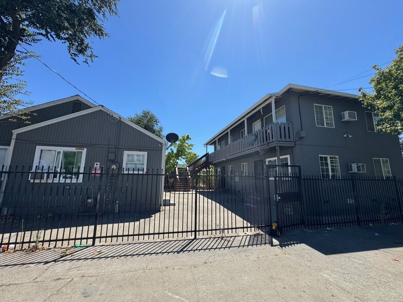 2595 Beaumont St, Sacramento, CA à vendre - Photo de l’immeuble – Image 2 sur 13