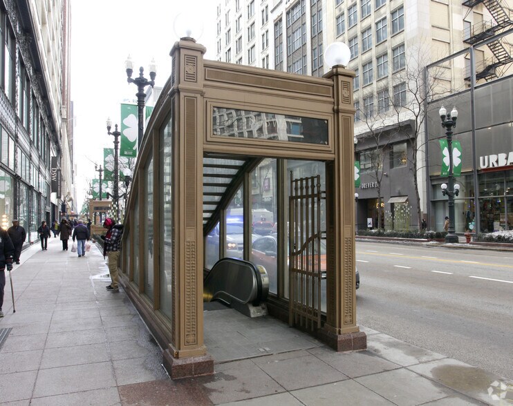 2 S State St, Chicago, IL à louer - Photo de l’immeuble – Image 3 sur 4