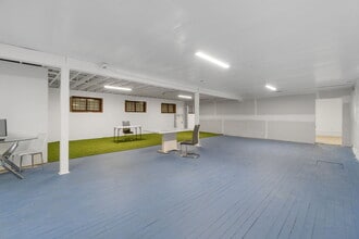 22344 Lougheed Hwy, Maple Ridge, BC à louer Photo intérieure– Image 1 sur 4