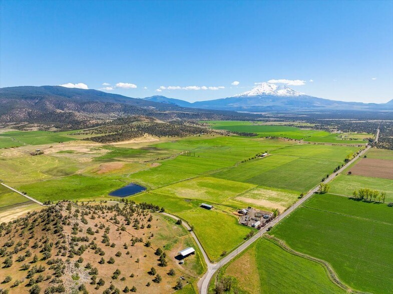 3104 Harry Cash Rd, Montague, CA à vendre - Photo principale – Image 1 sur 50