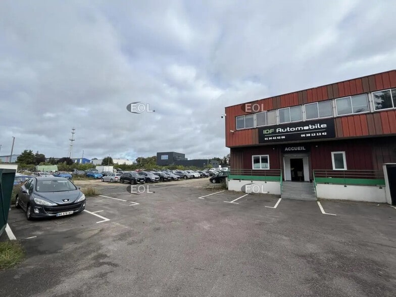 Industriel/Logistique dans Porcheville à vendre - Photo de l’immeuble – Image 2 sur 11