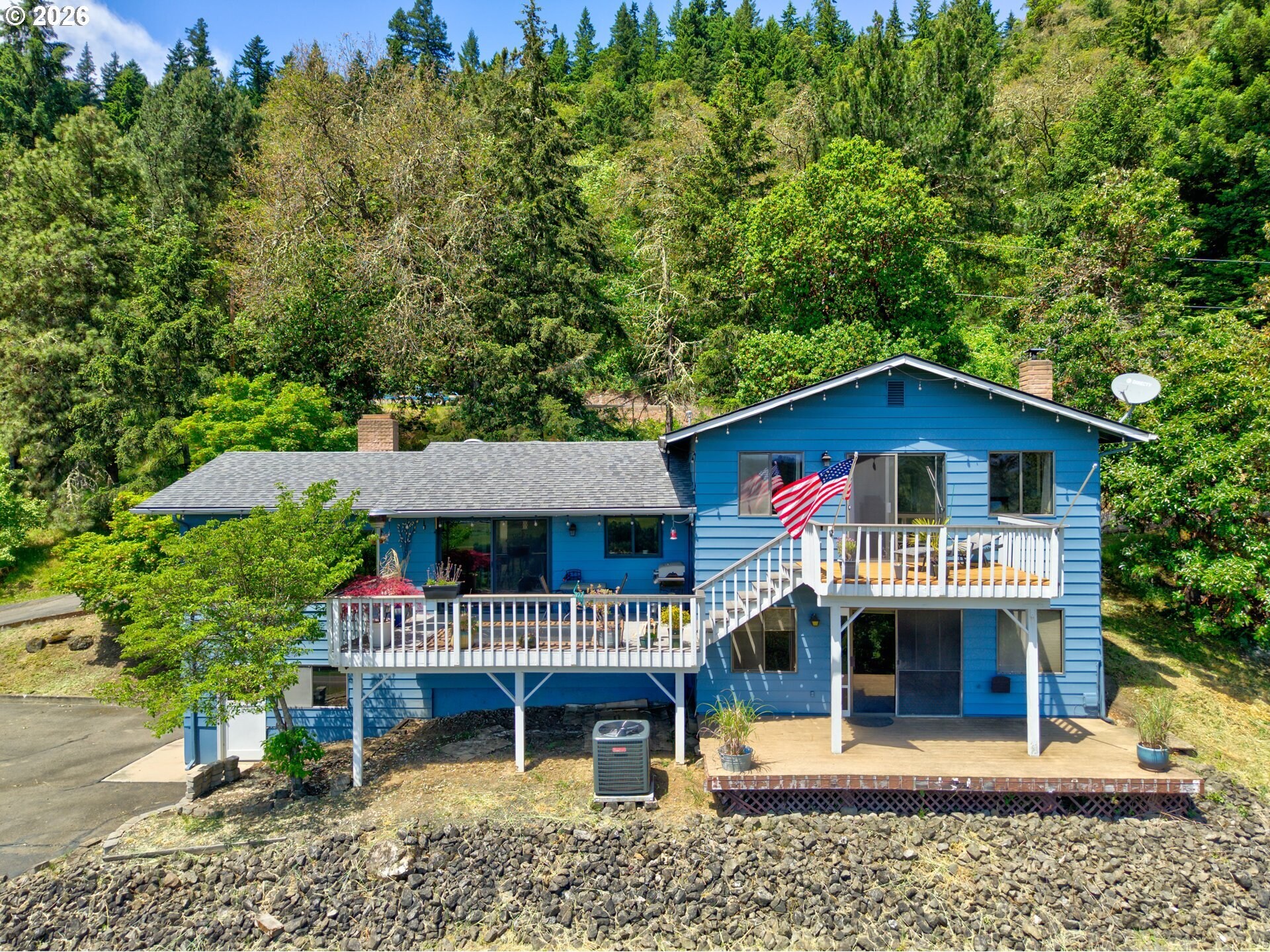 781 Black Oak Dr, Roseburg, OR à vendre Photo principale– Image 1 sur 2
