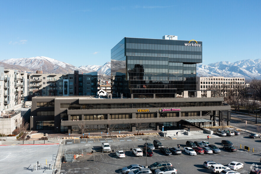 175 E 400 S, Salt Lake City, UT à louer - Photo de l’immeuble – Image 2 sur 4