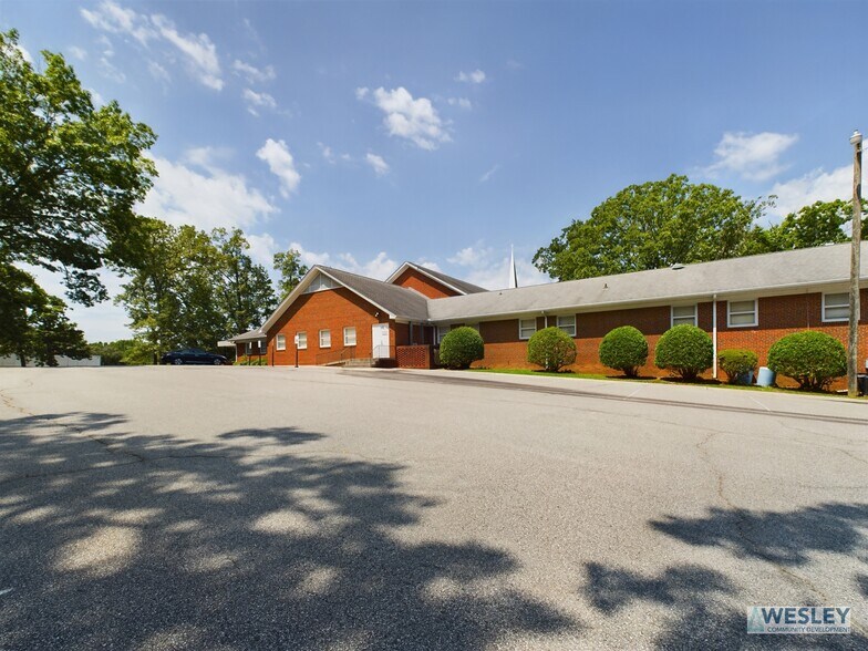 2405 Bellemeade St, High Point, NC à vendre - Photo de l’immeuble – Image 3 sur 26