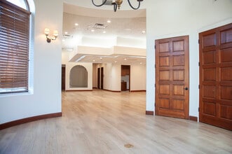 78100 Main St, La Quinta, CA à louer Photo intérieure– Image 2 sur 3