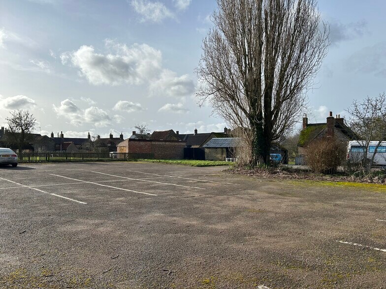 89 High St, Yardley Hastings à vendre - Photo de l’immeuble – Image 3 sur 10