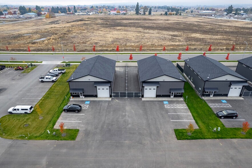 3383 W Daugharty Loop, Hayden, ID à louer - Photo de l’immeuble – Image 3 sur 21